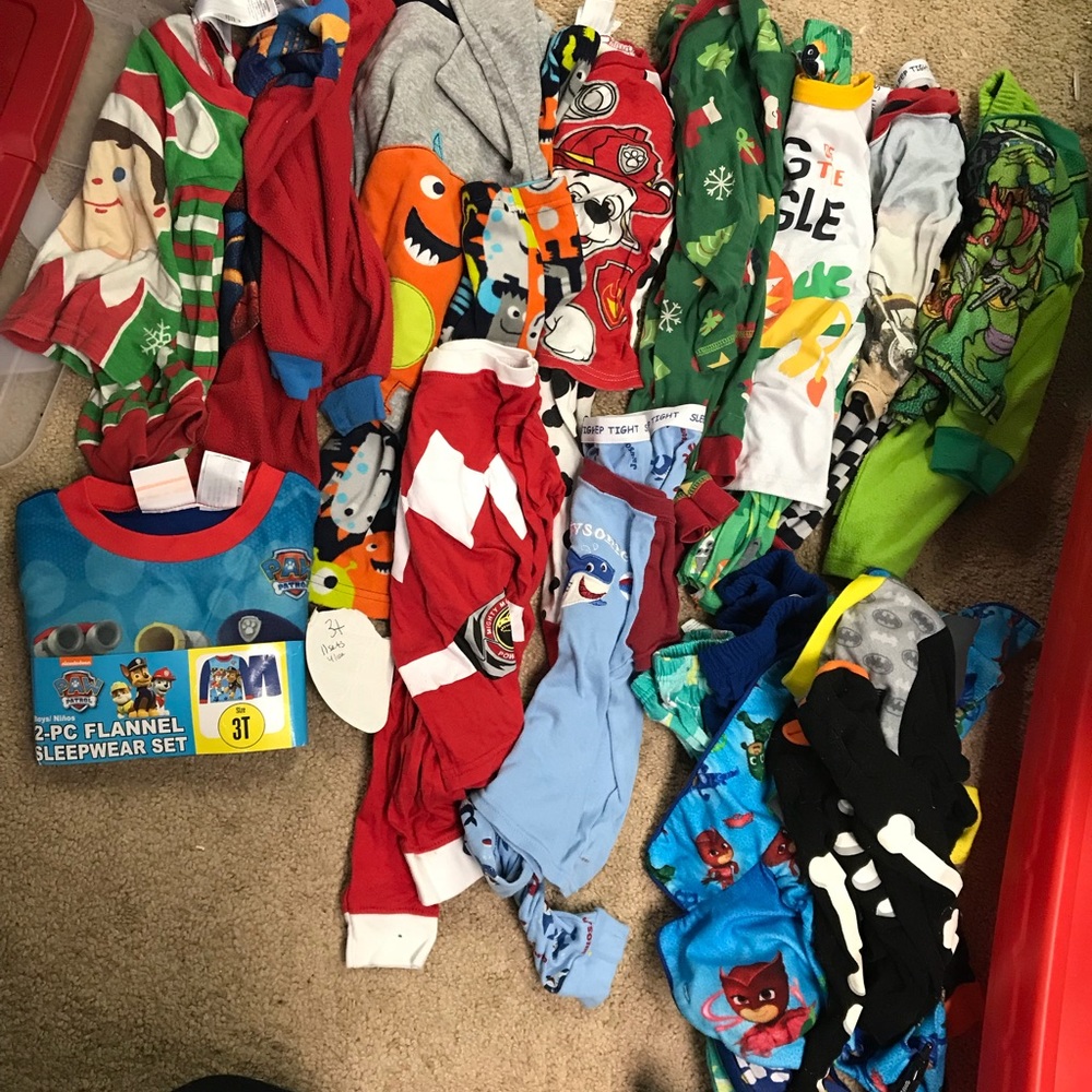 Toddler boys 3t pajama clothing lot. Paw patrol